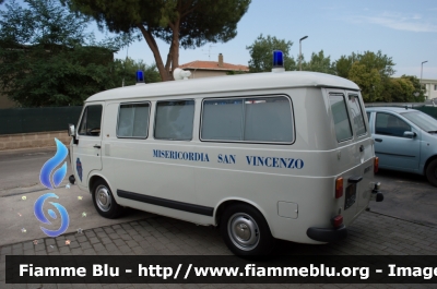 Fiat 238 E
Misericordia San Vincenzo (LI)
Automezzo Storico
Parole chiave: Fiat_238_E_ Misericordia_San_Vincenzo