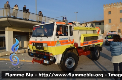 Iveco 90PC
Misericordia di San Vincenzo (LI)
Antincendio Boschivo
Parole chiave: Iveco_90PC Misericordia_SVincenzo