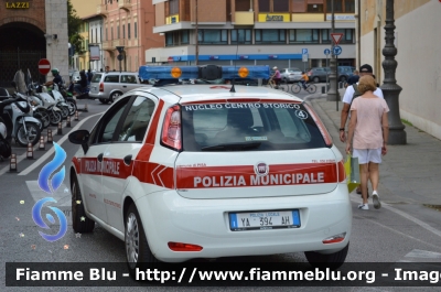 Fiat Punto VI serie
4-Polizia Municipale Pisa
Nucleo Centro Storico
Allestita Ciabilli
POLIZIA LOCALE YA 394 AH
Parole chiave: Fiat Punto_VIserie POLIZIALOCALEYA394AH Giornate_Protezione_Civile_Pisa_2013