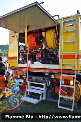 Iveco EuroCargo 140E30 III serie 4x4
VAB Vigilanza Antincendi Boschivi
Sezione Vinci (FI)
Allestito Fulmix - carrozzeria BaMa
Parole chiave: Iveco EuroCargo_140E30IIIserie_4x4 VAB_Vinci