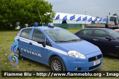 Fiat Grande Punto
Polizia di Stato
POLIZIA H6573
Parole chiave: Fiat Grande_Punto POLIZIAH6573 Meeting_Misericordie_2013