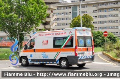 Fiat Ducato X290
Società di Mutuo Soccorso Croce Azzurra Pontassieve (FI)
Sezione Montebonello - Rufina
Allestita Mariani Fratelli
Parole chiave: Fiat Ducato_X290 Società_Mutuo_Soccorso_Croce_Azzurra_Pontassieve