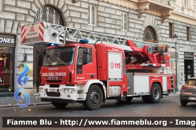 Iveco EuroCargo 180E32 III serie
Vigili del Fuoco
Comando Provinciale di Roma
AutoScala M39L da 39 metri allestimento Magirus
VF 27497
Parole chiave: Iveco EuroCargo_180E32_IIIserie Vigili_del_Fuoco Comando_Provinciale_Roma VF27497