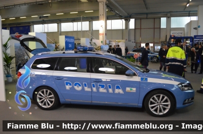 Volkswagen Passat Variant VII serie
Polizia di Stato
Polizia Stradale
In servizio sull'autostrada A21
Brescia - Piacenza
Allestita Bertazzoni
POLIZIA H6549

Esposta al REAS 2013
Parole chiave: Volkswagen_Passat_Variant_VII_serie_Polizia_Stradale_POLIZIA_H6549_REAS_2013