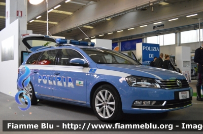 Volkswagen Passat Variant VII serie
Polizia di Stato
Polizia Stradale
In servizio sull'autostrada A21
Brescia - Piacenza
Allestita Bertazzoni
POLIZIA H6549

Esposta al REAS 2013
Parole chiave: Volkswagen_Passat_Variant_VII_serie_Polizia_Stradale_POLIZIA_H6549_REAS_2013