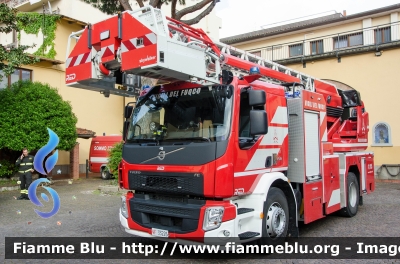 Volvo FE350
Vigili del Fuoco
Comando Provinciale di Firenze
Autoscala 24 MT Allestimento RED
VF 33226
Parole chiave: Volvo_FE350 VF33226