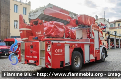 Volvo FE350
Vigili del Fuoco
Comando Provinciale di Firenze
Autoscala 24 MT Allestimento RED
VF 33226
Parole chiave: Volvo_FE350 VF33226