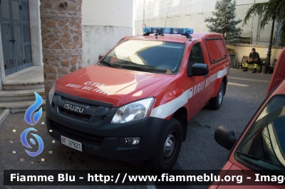 Isuzu D-Max II serie
Vigili del Fuoco
Comando Provinciale di Roma
VF 27821
Parole chiave: Isuzu D-Max_IIserie VF27821