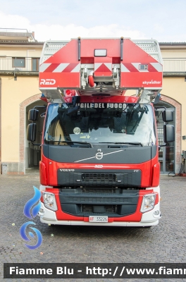 Volvo FE350
Vigili del Fuoco
Comando Provinciale di Firenze
Autoscala 24 MT Allestimento RED
VF 33226
Parole chiave: Volvo_FE350 VF33226