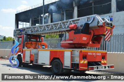 Iveco EuroFire 150E27 I serie
Vigili del Fuoco
Comando Provinciale di Firenze
Distaccamento di Firenze Ovest
AutoScala da 27 metri allestimento Iveco-Magirus
VF 18699
Parole chiave: Iveco_EuroFire_150E27_I_serie_Vigili_del_Fuoco_VF_18699