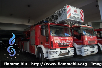 Iveco EuroCargo 180E32 III serie
Vigili del Fuoco
Comando Provinciale di Roma
AutoScala M39L da 39 metri allestimento Magirus
VF 27497
Parole chiave: Iveco EuroCargo_180E32_IIIserie Vigili_del_Fuoco Comando_Provinciale_Roma VF27497