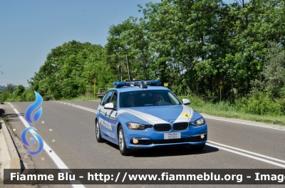 Bmw 318 Touring F31 restyle
Polizia di Stato
Polizia Stradale
Allestimento Marazzi
Decorazione grafica Artlantis
POLIZIA M2351
In scorta al Giro d'Italia 2017
Parole chiave: Bmw 318_Touring_F31_restyle POLIZIAM2351 Giro_Italia_2017