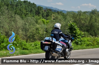 Bmw R1200RT II serie
Polizia di Stato
Polizia Stradale
POLIZIA G2672
in scorta al Giro d'Italia 2017
Parole chiave: Bmw R1200RT_IIserie POLIZIAG2672 Giro_Italia_2017