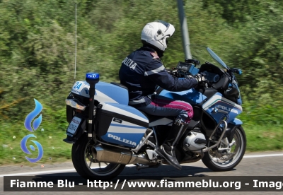 Bmw R1200RT II serie
Polizia di Stato
Polizia Stradale
POLIZIA G2674
in scorta al Giro d'Italia 2017
Parole chiave: Bmw R1200RT_IIserie POLIZIAG2674 Giro_Italia_2017