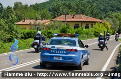 Alfa Romeo 159 
Polizia di Stato
Polizia Stradale
POLIZIA F7301
In scorta al Giro d'Italia 2017
Parole chiave: Alfa-Romeo 159 POLIZIAF7301 Giro_Italia_2017