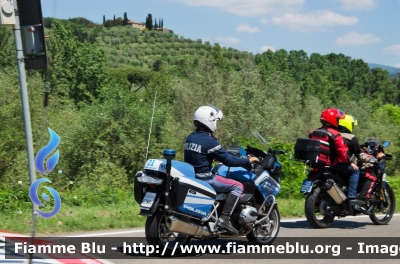 Bmw R1200RT II serie
Polizia di Stato
Polizia Stradale
POLIZIA G2664
in scorta al Giro d'Italia 2017
Parole chiave: Bmw R1200RT_IIserie POLIZIAG2664 Giro_Italia_2017