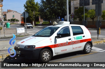 Fiat Punto II serie
Polizia Municipale Fucecchio
Parole chiave: Fiat_Punto_II_serie_Polizia_Municipale_Fucecchio