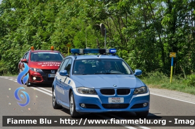 Bmw 320 Touring E91 restyle
Polizia di Stato
Polizia Stradale
POLIZIA H4290
In scorta al Giro d'Italia 2017
Parole chiave: Bmw 320_Touring_E91_restyle POLIZIAH4290 Giro_Italia_2017