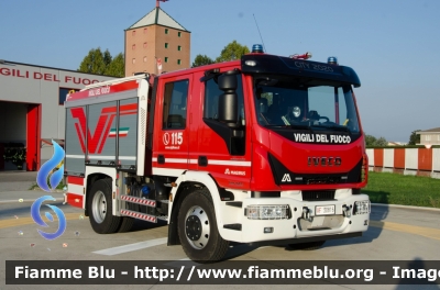 Iveco EuroCargo 140E25 IV serie
Vigili del Fuoco
Comando Provinciale di Brescia
Distaccamento Volontario di Chiari
Allestimento Magirus
VF 30816
Parole chiave: Iveco EuroCargo_140E25_IVserie VF30816