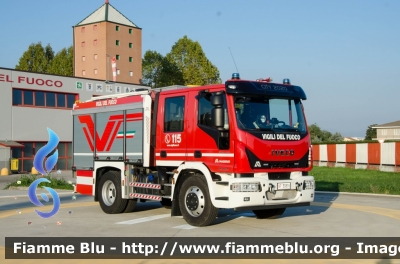 Iveco EuroCargo 140E25 IV serie
Vigili del Fuoco
Comando Provinciale di Brescia
Distaccamento Volontario di Chiari
Allestimento Magirus
VF 30816
Parole chiave: Iveco EuroCargo_140E25_IVserie VF30816