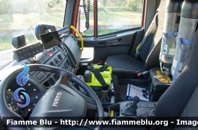 Iveco EuroCargo 140E25 IV serie
Vigili del Fuoco
Comando Provinciale di Brescia
Distaccamento Volontario di Chiari
Allestimento Magirus
VF 30816
Parole chiave: Iveco EuroCargo_140E25_IVserie VF30816