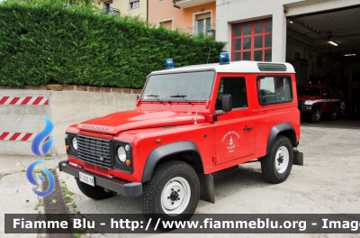 Land Rover Defender 90
Vigili del Fuoco
Unione Distrettuale della Vallagarina
Corpo Volontario di Besenello (TN)
VF 5D2 TN
Parole chiave: Land_Rover Defender90 Vigili_del_Fuoco Corpo_Volontario_Besenello VF_5D2_TN