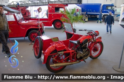 Gilera VLE 500
Vigili del Fuoco
Museo Storico dei Vigili del Fuoco di Mantova
VF 269
Parole chiave: Gilera VLE_500 VF269