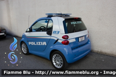 Smart Fortwo II serie
Polizia di Stato
esemplare unico in dotazione alla
Questura di Brescia
POLIZIA H8371
Parole chiave: Smart Fortwo_IIserie POLIZIA_H8371