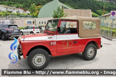 Fiat Campagnola II serie
Vigili del Fuoco
Unione Distrettuale della Vallagarina
Corpo Volontario di Besenello (TN)
Mezzo Storico
Parole chiave: Fiat Campagnola_IIserie Vigili_del_Fuoco Corpo_Volontario_Besenello