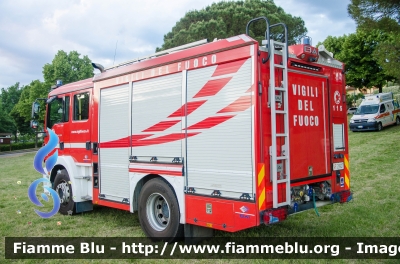 Man TGM 15.250 II serie
Vigili del Fuoco
Comando Provinciale di Prato
AutoPompaSerbatoio allestimento BAI
VF 29927
Parole chiave: Man TGM_15_250_IIserie VF29927