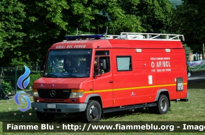 Mercedes-Benz Vario 814D
Vigili del Fuoco
Comando Provinciale di Prato
AutoFurgone/Unità di Crisi Locale allestimento Bai
VF 23823
Parole chiave: Mercedes_Benz Vario_814D VF23823