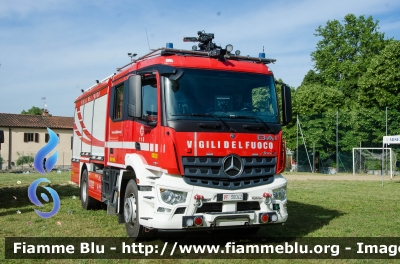 Mercedes-Benz Arocs 1832
Vigili del Fuoco
Comando Provinciale di Prato
Bimodale (strada-rotaia)
Allestimento BAI
VF 30042
Parole chiave: Mercedes_Benz Arocs_1832 VF30042