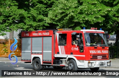 Iveco CityEuroFire 100E21 I serie
Vigili del Fuoco
Comando Provinciale di Prato
Distaccamento Permanente di Montemurlo
AutoPompaSerbatoio allestimento Iveco-Magirus
VF 19834
Parole chiave: Iveco CityEuroFire_100E21_Iserie VF19834