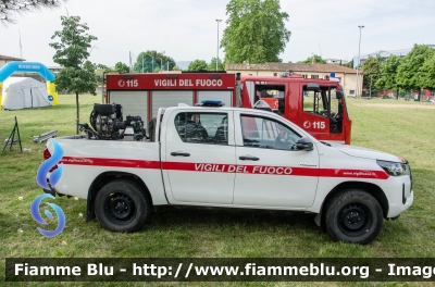 Toyota Hilux VI serie
Vigili del Fuoco
Comando Provinciale di Prato
Distaccamento Permanente di Montemurlo
VF 32355
Parole chiave: Toyota Hilux_VIserie VF32355