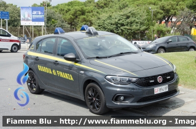 Fiat Nuova Tipo
Guardia di Finanza
Allestimento NCT Nuova Carrozzeria Torinese
Decorazione Grafica Artlantis
GdiF 894 BP
Parole chiave: Fiat Nuova_Tipo GdiF894BP