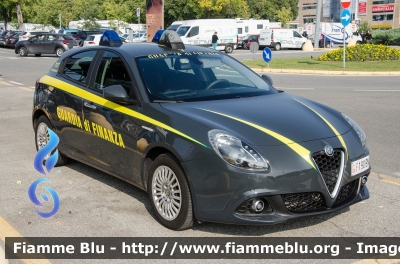 Alfa Romeo Nuova Giulietta restyle
Guardia di Finanza
Allestita NCT Nuova Carrozzeria Torinese
Decorazione Grafica Artlantis
GdiF 190 BN
Parole chiave: Alfa_Romeo Nuova_Giulietta restyle GdiF190BN