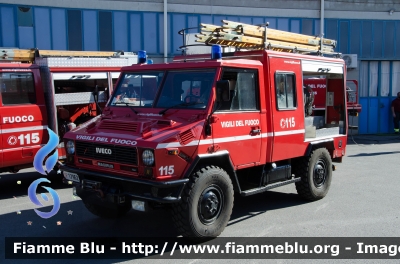 Iveco VM90
Vigili del Fuoco
Comando Provinciale di Firenze
Distaccamento Volontario di Calenzano
Polisoccorso allestimento Magirus
VF 17962
Parole chiave: Iveco_VM90 VF17962