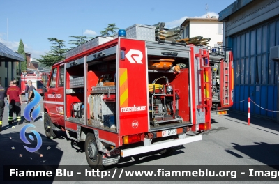 Iveco Daily I serie
Vigili del Fuoco
Comando Provinciale di Firenze
Distaccamento Volontario di Calenzano
Polisoccorso Allestimento Rosenbauer
VF 27437
Parole chiave: Iveco Daily_Iserie VF27437