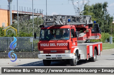 Iveco Zeta 109-14
Vigili del Fuoco
Comando Provinciale di Belluno
Distaccamento Permanente di Feltre (BL)
Allestimento Iveco-Magirus
VF 16881
Parole chiave: Iveco Zeta_109_14 VF16881