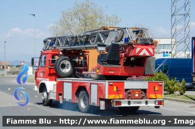 Iveco Zeta 109-14
Vigili del Fuoco
Comando Provinciale di Belluno
Distaccamento Permanente di Feltre (BL)
Allestimento Iveco-Magirus
VF 16881
Parole chiave: Iveco Zeta_109_14 VF16881