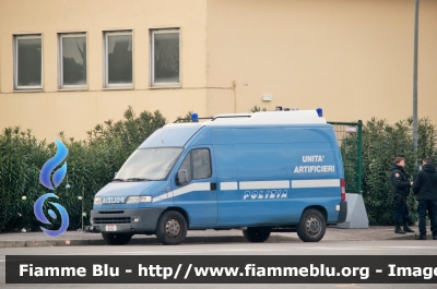 Fiat Ducato II serie
Polizia di Stato
Unità Artificieri
POLIZIA B5782
Parole chiave: Fiat Ducato_IIserie Polizia_di_Stato POLIZIA_B5782