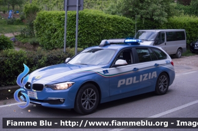 Bmw 318 Touring F31 restyle
Polizia di Stato
Polizia Stradale
Allestimento Marazzi
Decorazione grafica Artlantis
in scorta al Giro d'Italia 2016
POLIZIA M1059
Parole chiave: Bmw 318_Touring_F31 restyle POLIZIA_M1059