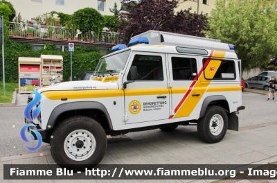 Land Rover Defender 110
Corpo Nazionale Soccorso Alpino e Speleologico
Stazione di Bolzano
Bergrettung Bozen
PC ZS0 TD
Parole chiave: Land Rover_Defender_110 Corpo_Nazionale_Soccorso_Alpino_Speleologico Stazione_Bolzano PCZS0TD