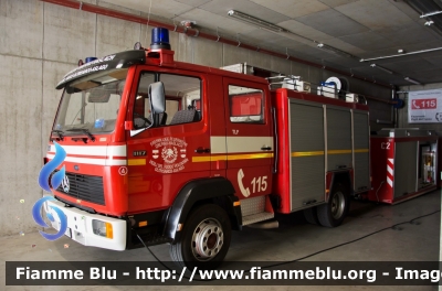 Mercedes-Benz 1117
Vigili del Fuoco
Unione Distrettuale di Bolzano
Corpo Volontario di Oltrisarco Aslago - Bolzano
Freiwillige Feuerwehr Oberau Haslach - Bozen
AutoPompa Serbatoio allestimento Baribbi
VF 16K BZ
Parole chiave: Mercedes_Benz 1117 Vigili_del_Fuoco Corpo_Volontario_Oltrisarco VF_16K_BZ