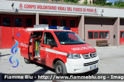 Volkswagen Transporter T5 
Vigili del Fuoco
Distretto di Trento
Corpo Volontario di Povo (TN)
Allestito Kofler Fahrzeugbau
VF 8H6 TN
Parole chiave: Volkswagen Transporter_T5 Vigili_del_Fuoco_Povo VF8H6TN