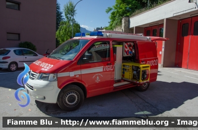 Volkswagen Transporter T5 
Vigili del Fuoco
Distretto di Trento
Corpo Volontario di Povo (TN)
Allestito Kofler Fahrzeugbau
VF 8H6 TN
Parole chiave: Volkswagen Transporter_T5 Vigili_del_Fuoco_Povo VF8H6TN