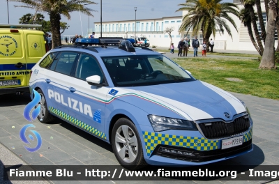 Skoda Superb Wagon III serie restyle
Polizia di Stato
Polizia Stradale in servizio sulla rete Autostradale SALT
Allestimento Focaccia
Decorazione Grafica Artlantis
POLIZIA M7399
Parole chiave: Skoda Superb_Wagon_IIIserie restyle POLIZIA_M7399