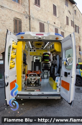 Fiat Ducato X295
Misericordia San Gimignano (SI)
Allestito Alessi & Becagli
Parole chiave: Fiat Ducato_X295