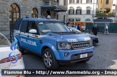 Land Rover Discovery 4
Polizia di Stato
Reparto Mobile
Allestimento Marazzi 
Decorazione Grafica Artlantis
POLIZIA M1284
Parole chiave: Land Rover_Discovery4 Polizia_di_Stato POLIZIA_M1284