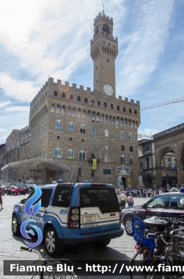 Land Rover Discovery 4
Polizia di Stato
Reparto Mobile
Allestimento Marazzi 
Decorazione Grafica Artlantis
POLIZIA M1284
Parole chiave: Land Rover_Discovery4 Polizia_di_Stato POLIZIA_M1284